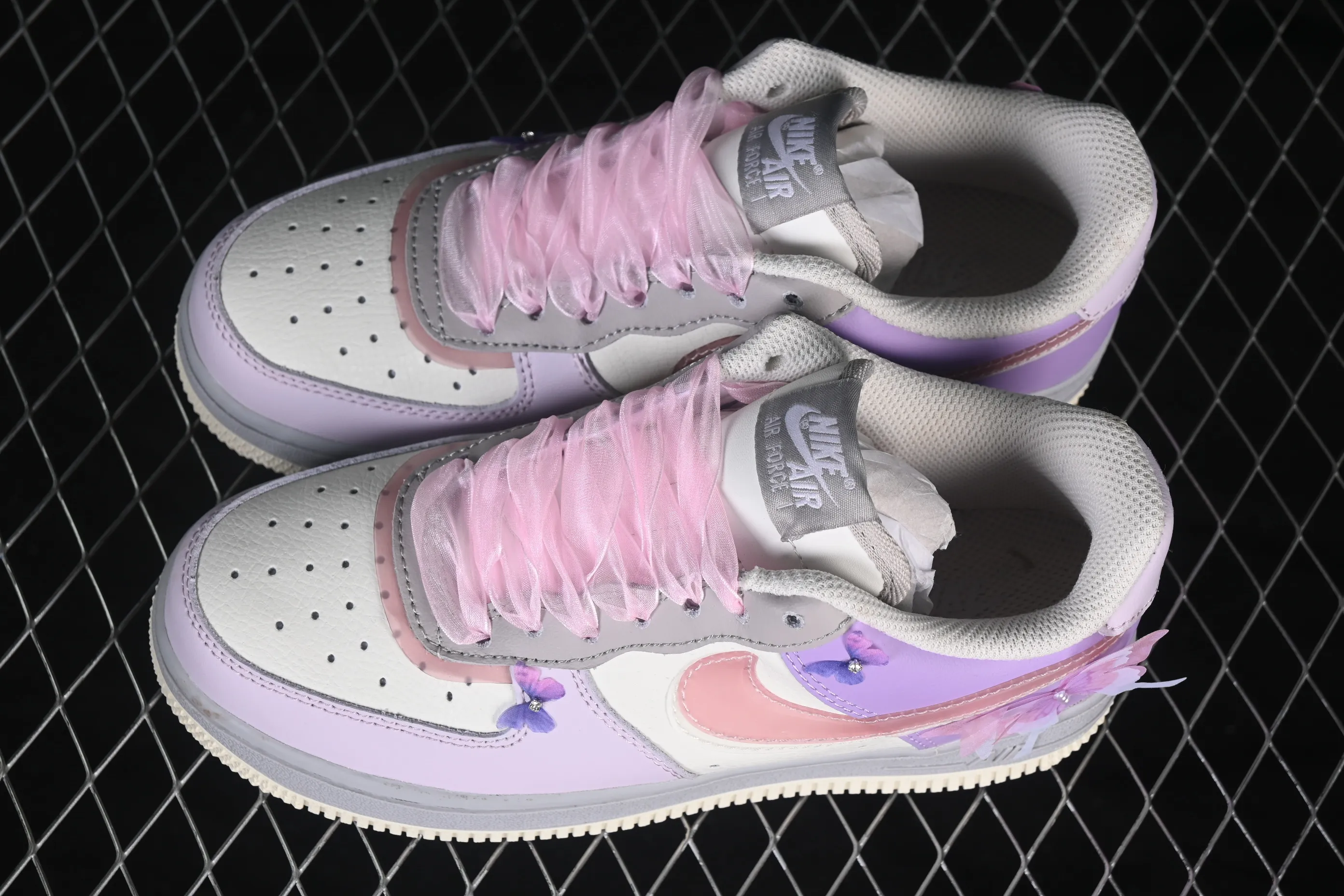 All categories Nk Air Force 1 Air Force series Nk Air Force 1 Low Air Force low-top Nike Air Force 1'07 Low Hand-painted graffiti Pink and purple butterfly language Air Force 1 low-top casual sneakers CJ0304-160